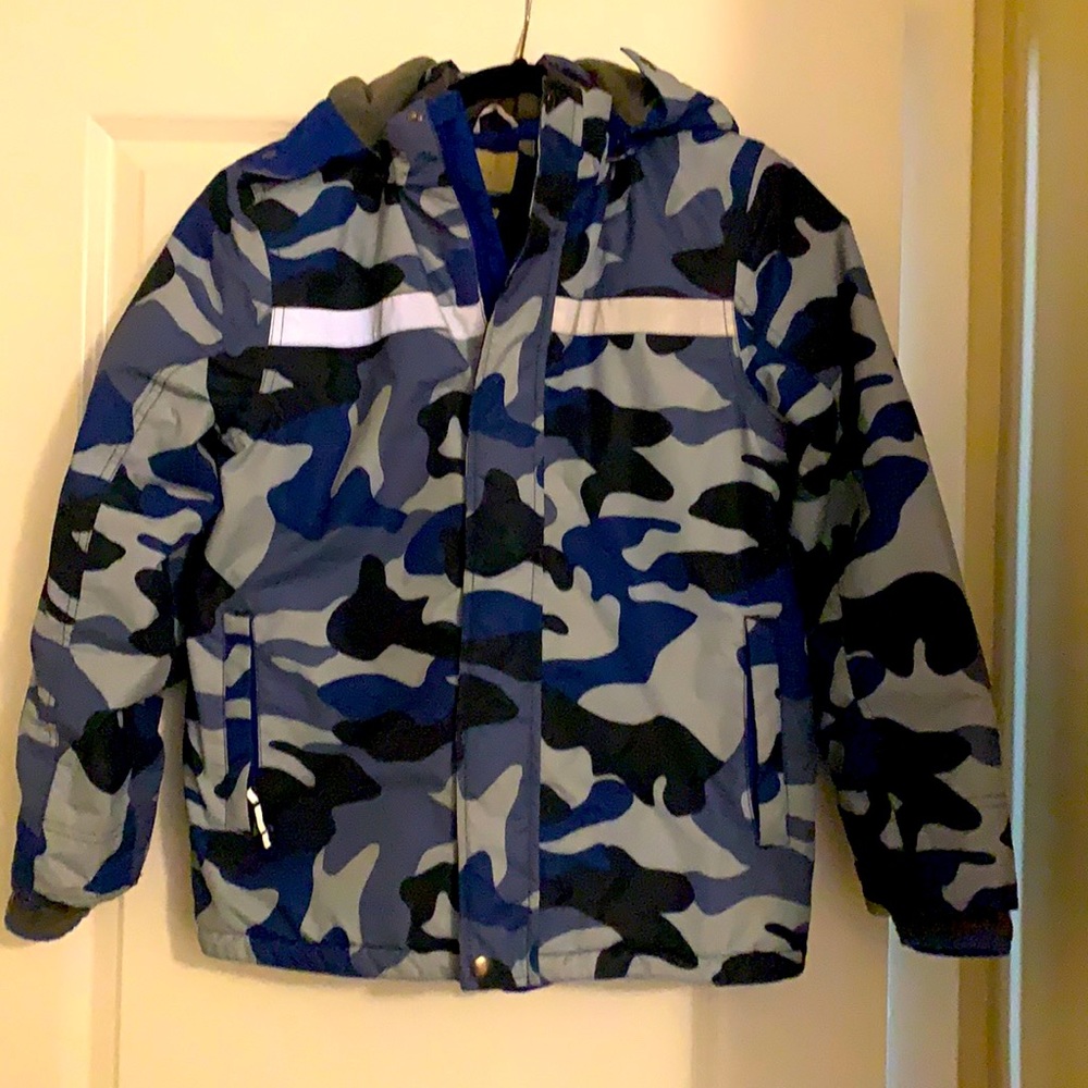 Boden Boys 11-12 blue camo winter jacket with hood